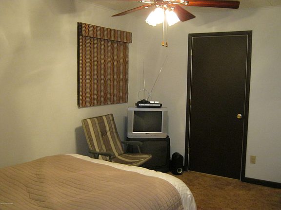 5th image of 135 Driftwood Dr
