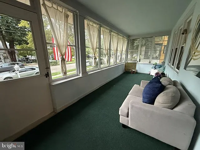 3 bed, 1.5 bath, 1344 sqft, $2,850 — Photo 2