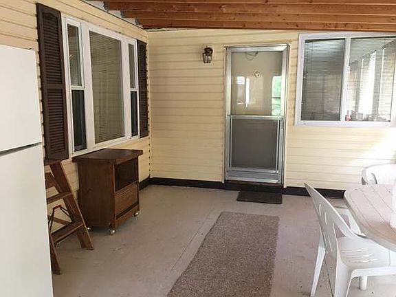 4th image of 2521 Cherry Grove Ave