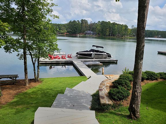 3rd image of 150 Willow View Dr