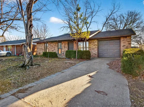 504 Highland Dr, Bartlesville, OK 74003