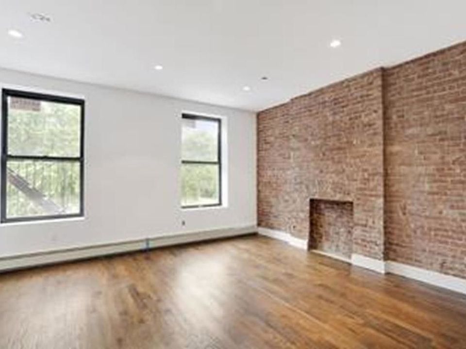1st image of 280 Manhattan Ave APT 3A