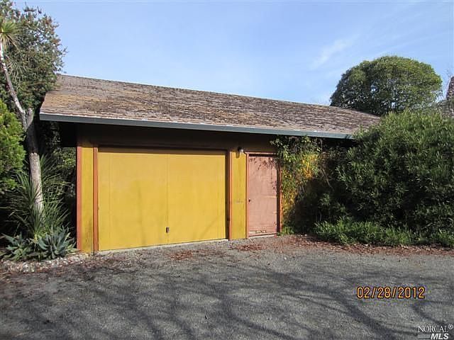 2nd image of 117 Carey Ct