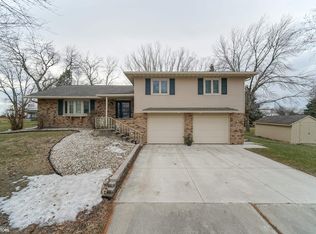 606 10th Ave, Ackley, IA 50601