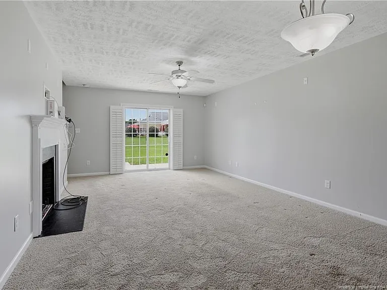 142 Collinwood Dr — Photo 8