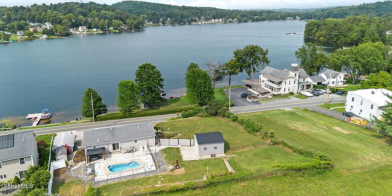 3rd image of 237 Geiser Road