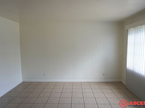 3rd image of 3820 Bryn Mawr Dr #3828