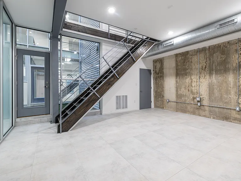 1541 N 6th St #1 — Photo 30