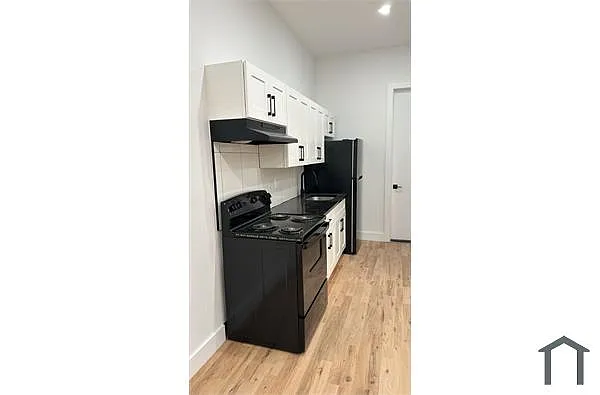 Building Photo - 1089 Dumont Ave #1A