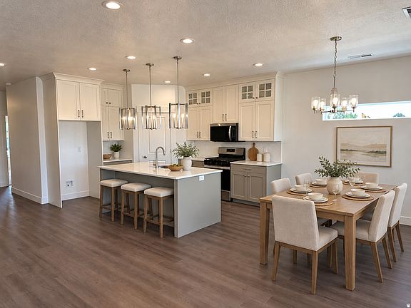 5th image of 143 N 1275 W #113
