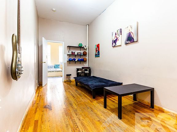 4th image of 1422 Greene Ave APT 1L