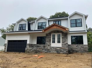 130 Syosset Woodbury Rd, Syosset, NY 11791