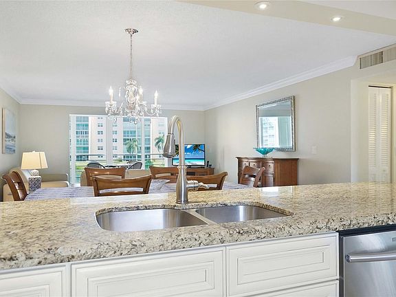4th image of 131 SE 3rd Avenue #208