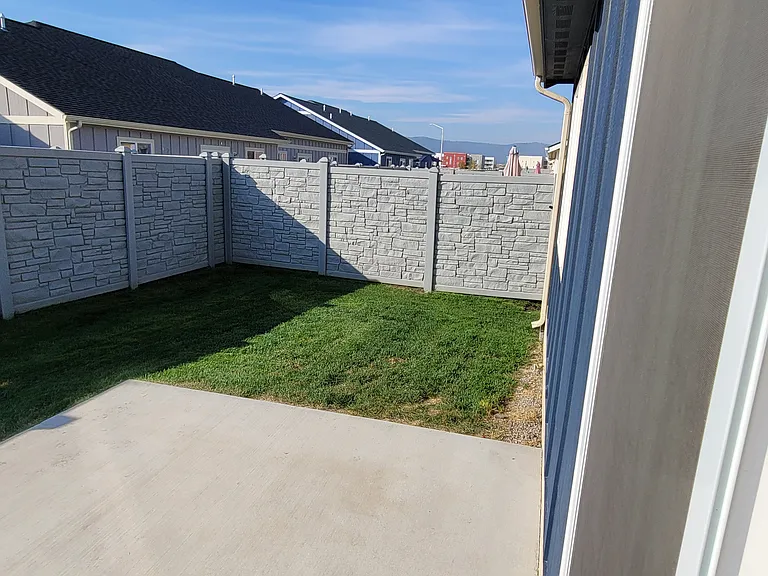 808 Foxglove Dr — Photo 15