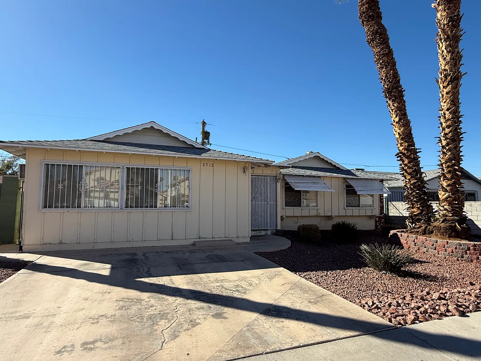 4 bed, 2366 sqft, $2,195 — Photo 2