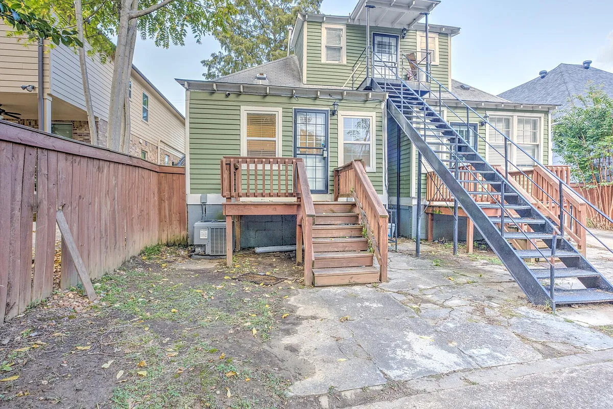 Building Photo - N Auburndale St