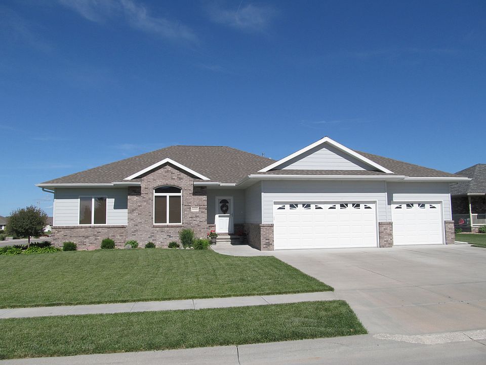 Approx.1800 Sq Ft Main Fl.