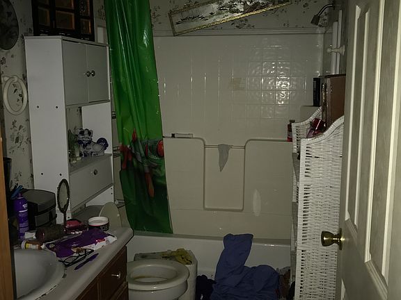 5th image of 217 Eugene Ln