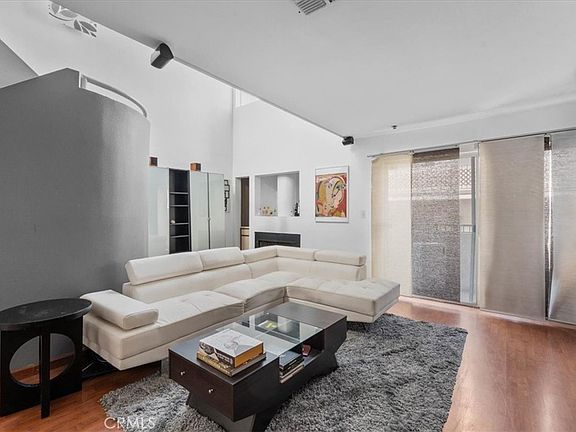 3rd image of 6036 Hazelhurst Pl APT C