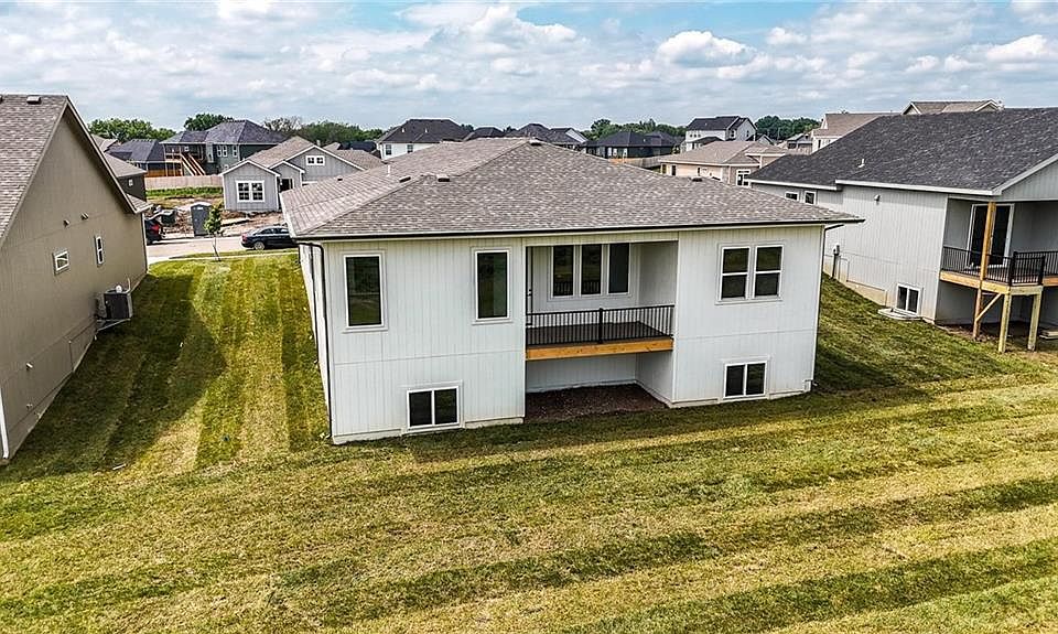 2nd image of 1833 Woodward Cir