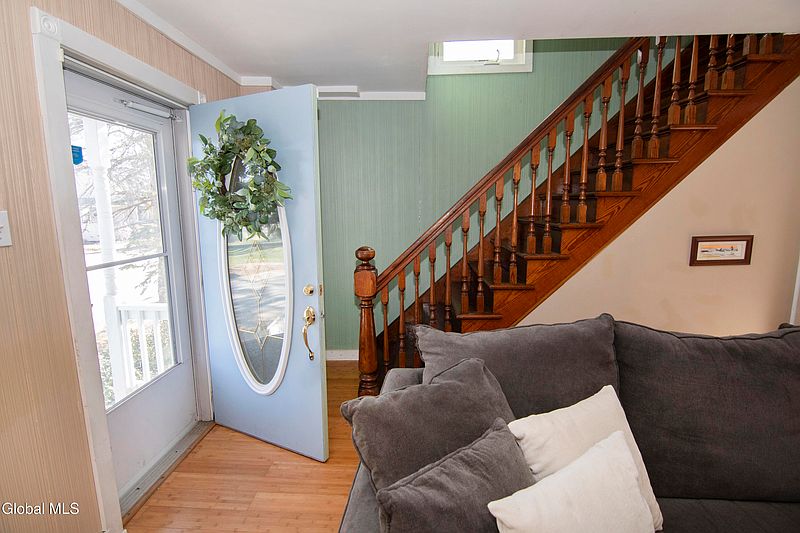 5th image of 14 Grove Avenue