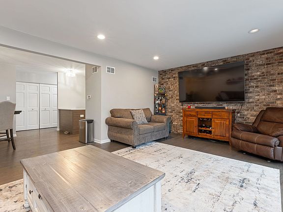 2nd image of 39 Sorrento Dr
