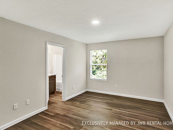 4th image of 8337 Osteen St
