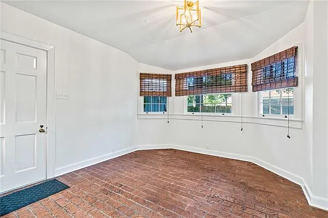 714 S Madison St — Photo 13