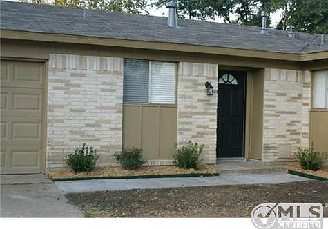 2nd image of 1601 Francis Ln