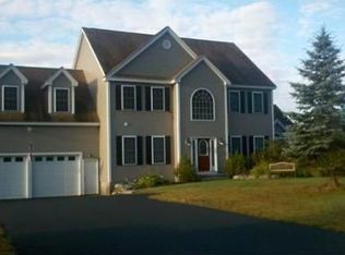 22 Pierce St, Pepperell, MA 01463