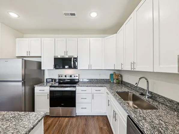 Thornwood Apartments