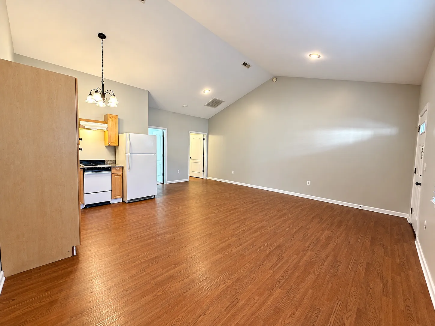 1 bed, $1,050 — Photo 4
