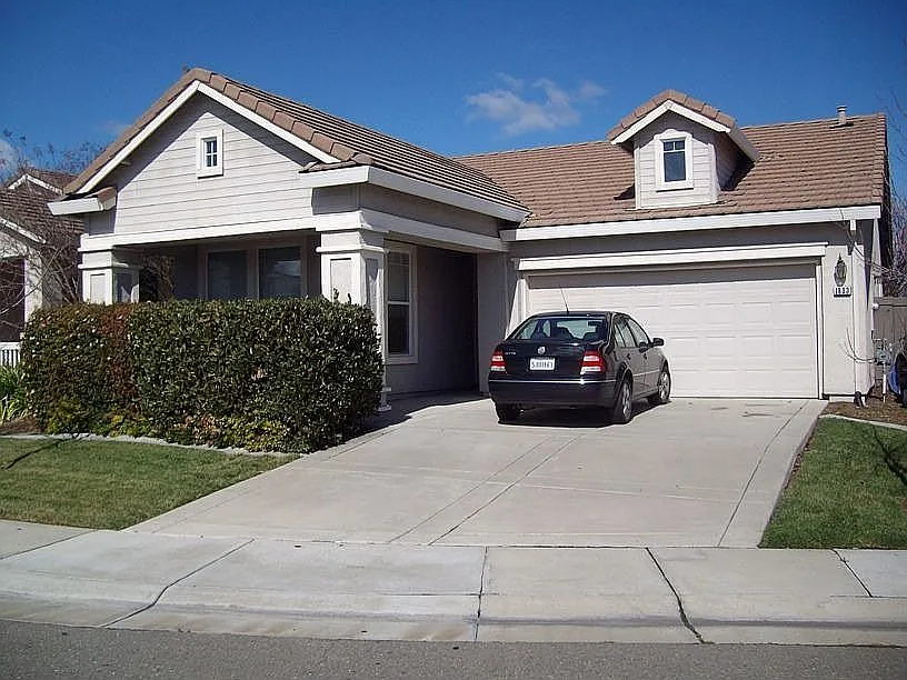 1803 Zurlo Way photo 1