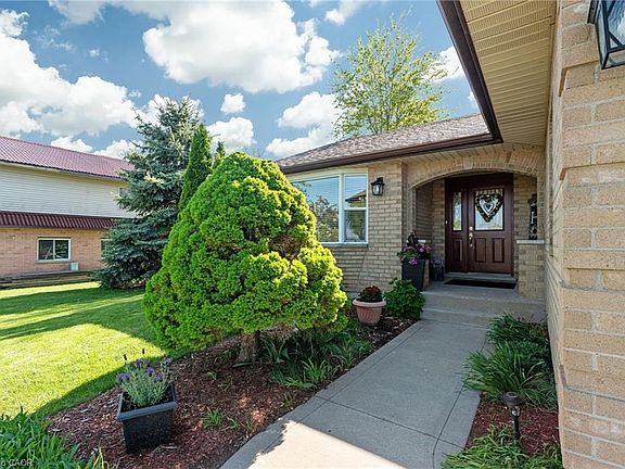 5th image of 34381 Denfield Rd