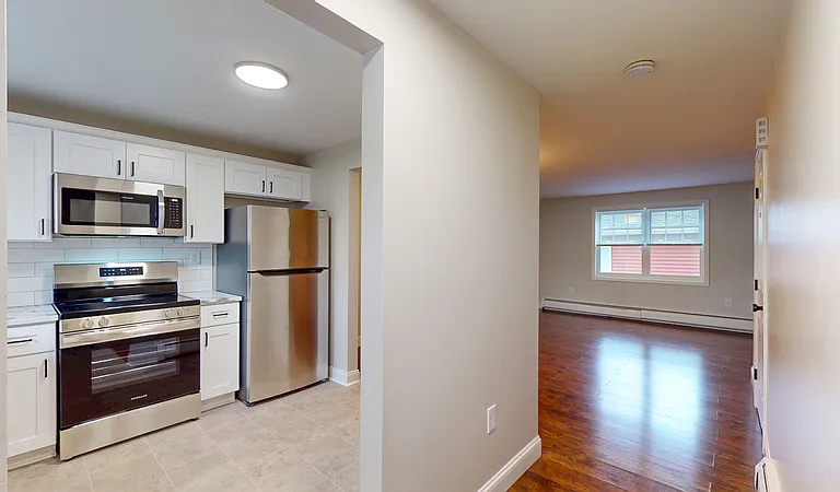 569 Center St — Photo 1