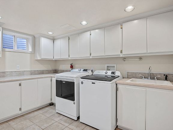 4th image of 8550 Sassafras Dr