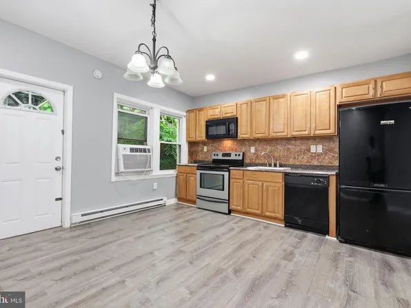 140 W Ashdale St, Philadelphia, PA 19120
