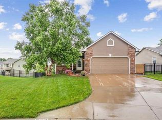 720 S Bedford Cir, Wichita, KS 67207