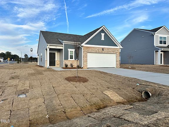 3rd image of 1115 Centerview
