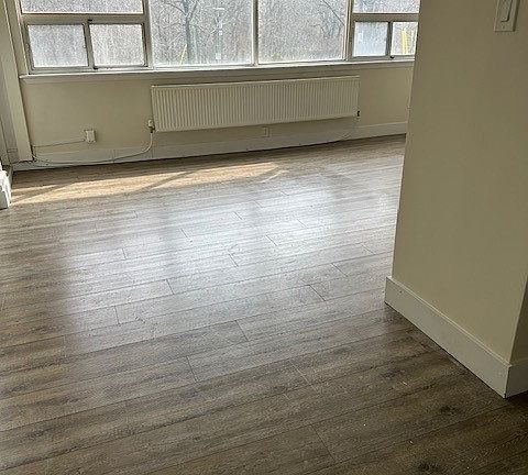 3rd image of 810 Royal York Rd