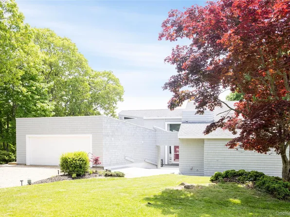 6 Bay View Drive, Hampton Bays, NY 11946