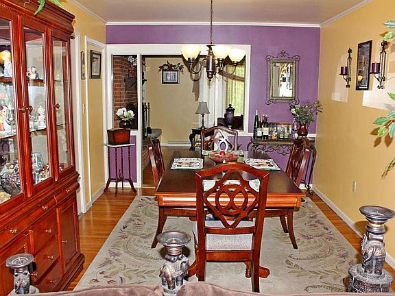 Formal dining room