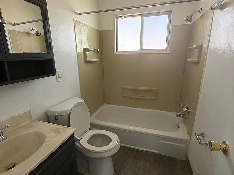 16224 Maplewood Ct — Photo 5