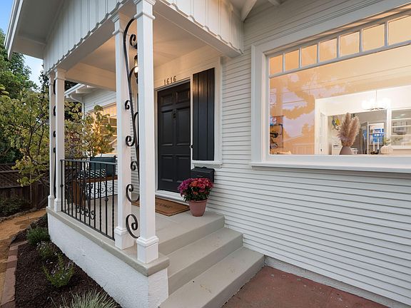 3rd image of 1616 Wellington St