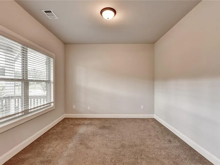 235 Bella Dr — Photo 18