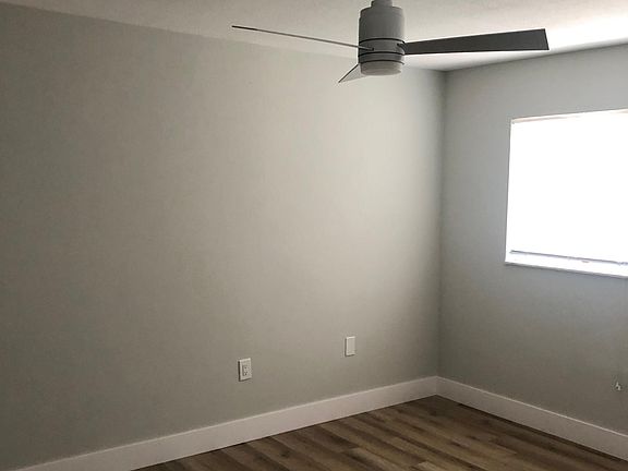 3rd image of 1408 N Saturn Ave