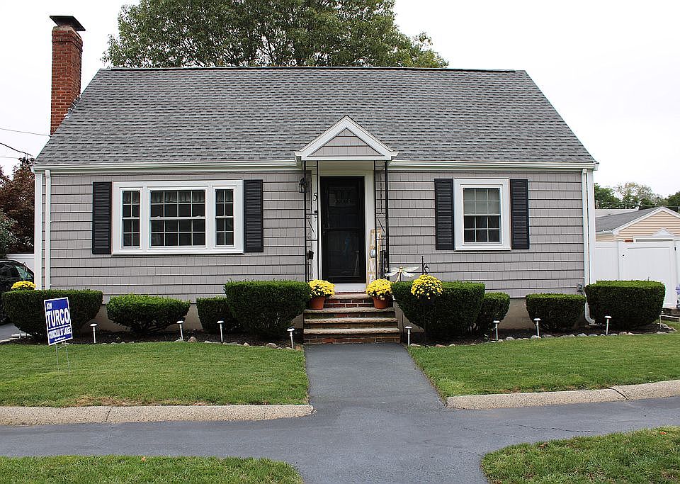2nd image of 5 Rainbow Cir
