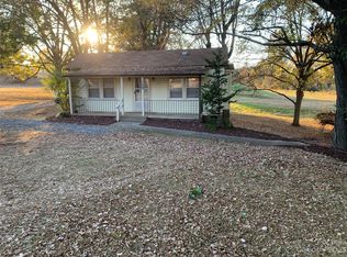 129 27th St NW, Hickory, NC 28601