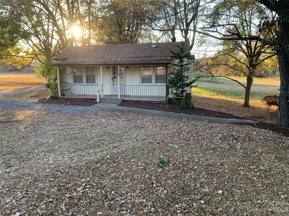 129 27th St NW, Hickory, NC 28601