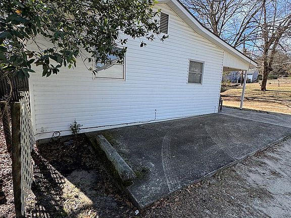 3rd image of 131 Sanford Ave